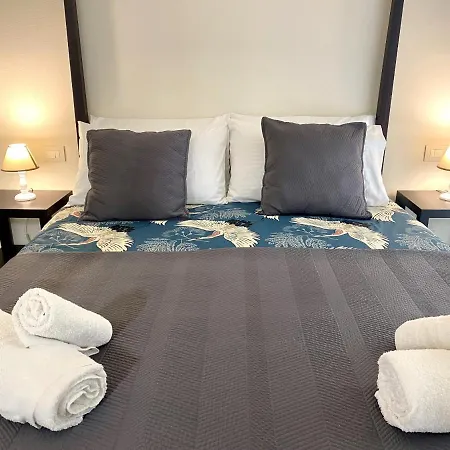 Front Apartment *