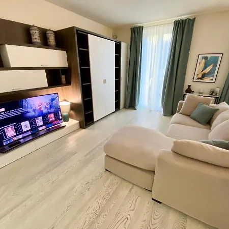 アパート Front ヴィアレッジョ