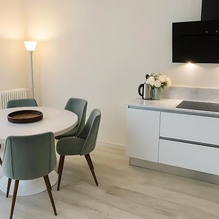 Front דירה וירג'יו