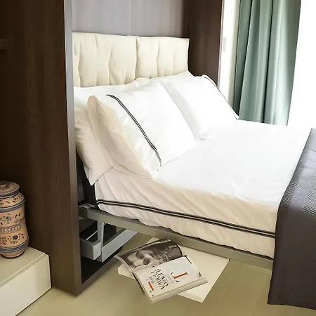 Front Apartment *